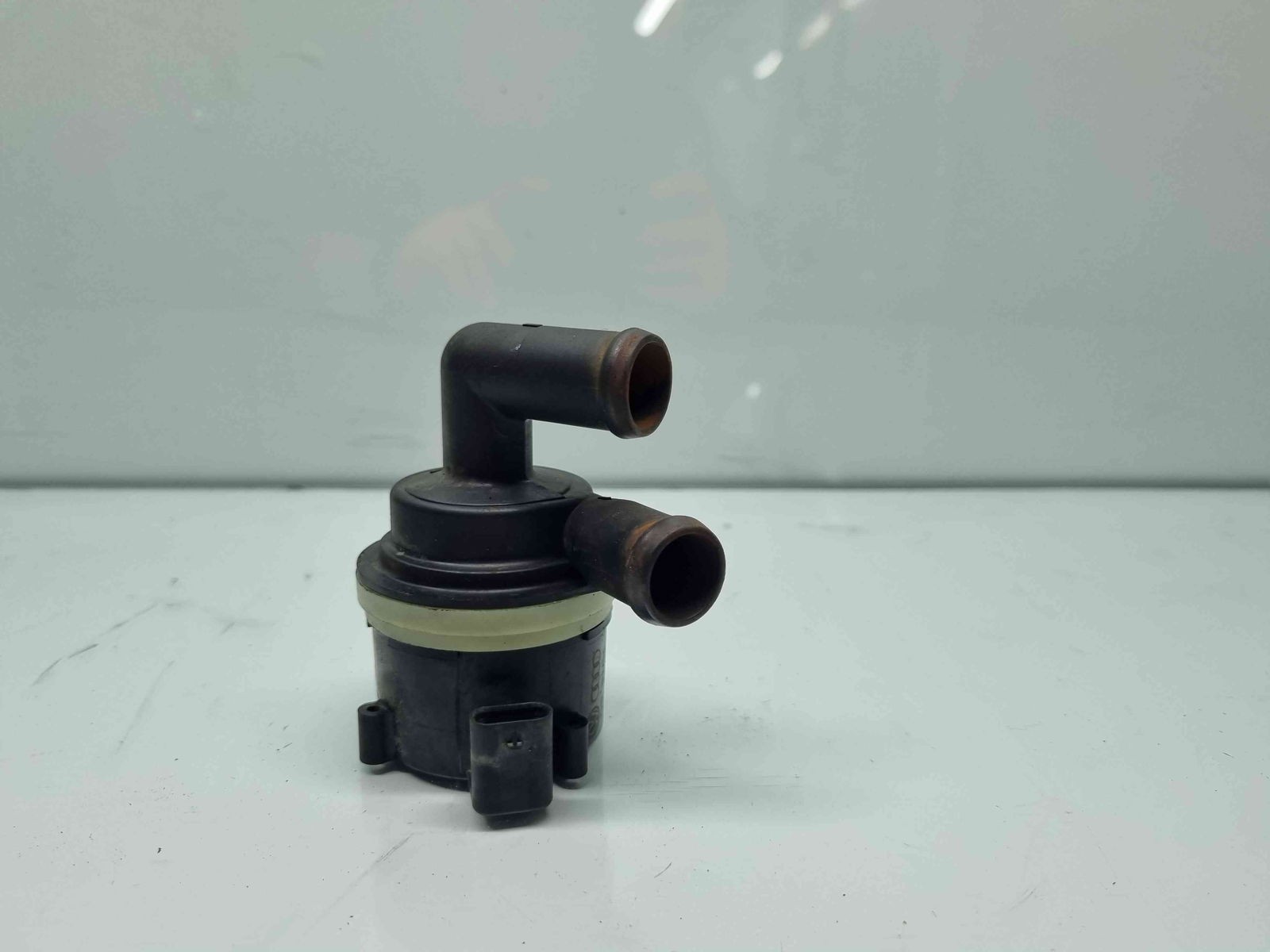 Pompa recirculare apa Volkswagen Jetta 4 (6Z) [Fabr 2011-2017] 5N0965561A 2.0 TDI CJCA 105KW / 143CP - imagine 1