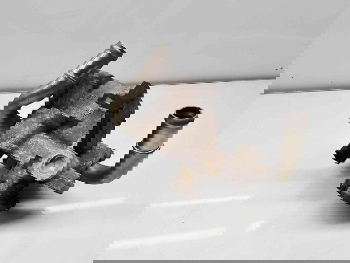 Supapa EGR  Volkswagen Passat B8 (3G2) [Fabr 2015-prezent] 04L131501RV 2.0 TDI DFCA 140KW / 190CP