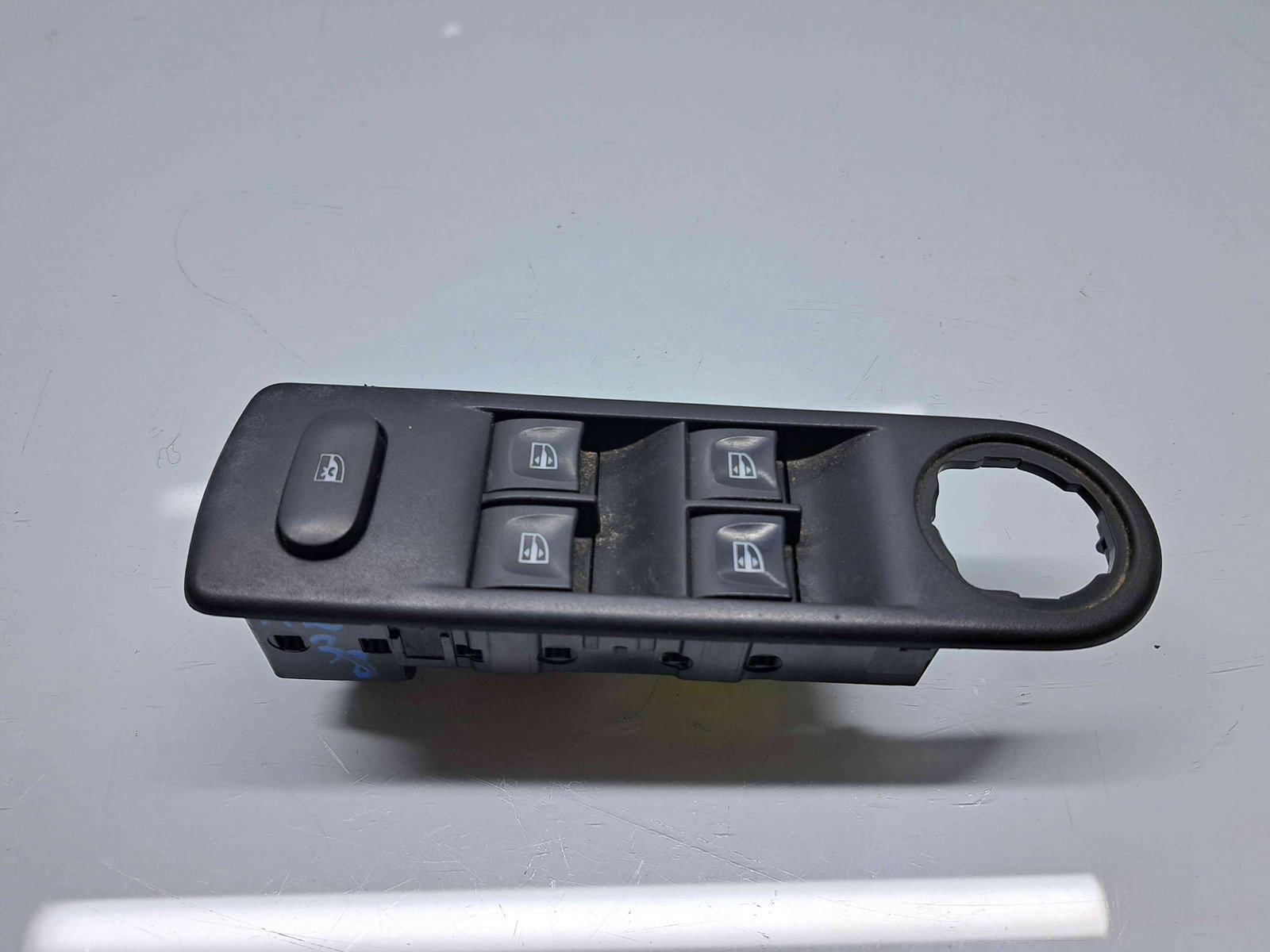 Butoane comanda geamuri sofer Renault Captur (J87) [Fabr 2013-2017] 254298409R - imagine 1