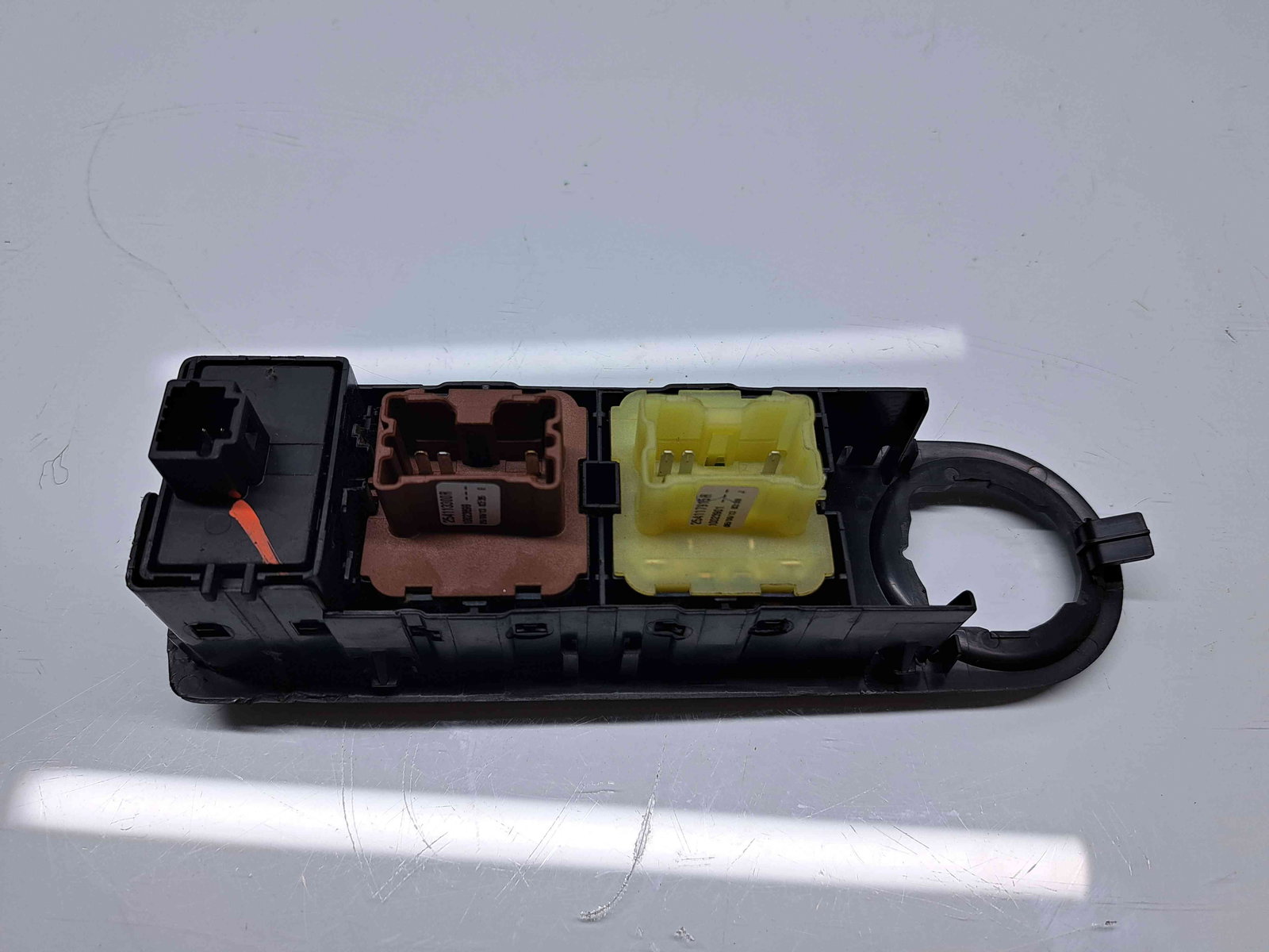 Butoane comanda geamuri sofer Renault Captur (J87) [Fabr 2013-2017] 254298409R - imagine 3