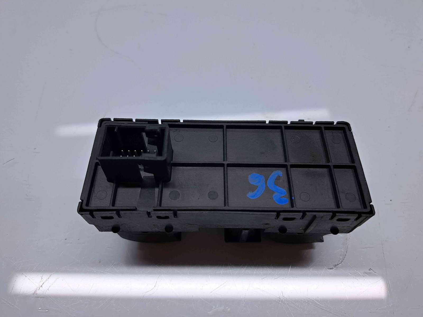 Butoane comanda geamuri sofer Fiat 500L Trekking [Fabr 2012-prezent] OEM - imagine 4