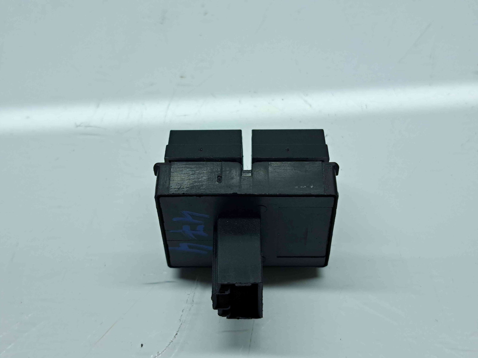 Butoane comanda geamuri sofer Volkswagen Golf 6 (5K1) [Fabr 2009-2013] OEM - imagine 2