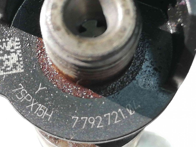 Injector 779272104 Bmw E60  3.0 2004-2010