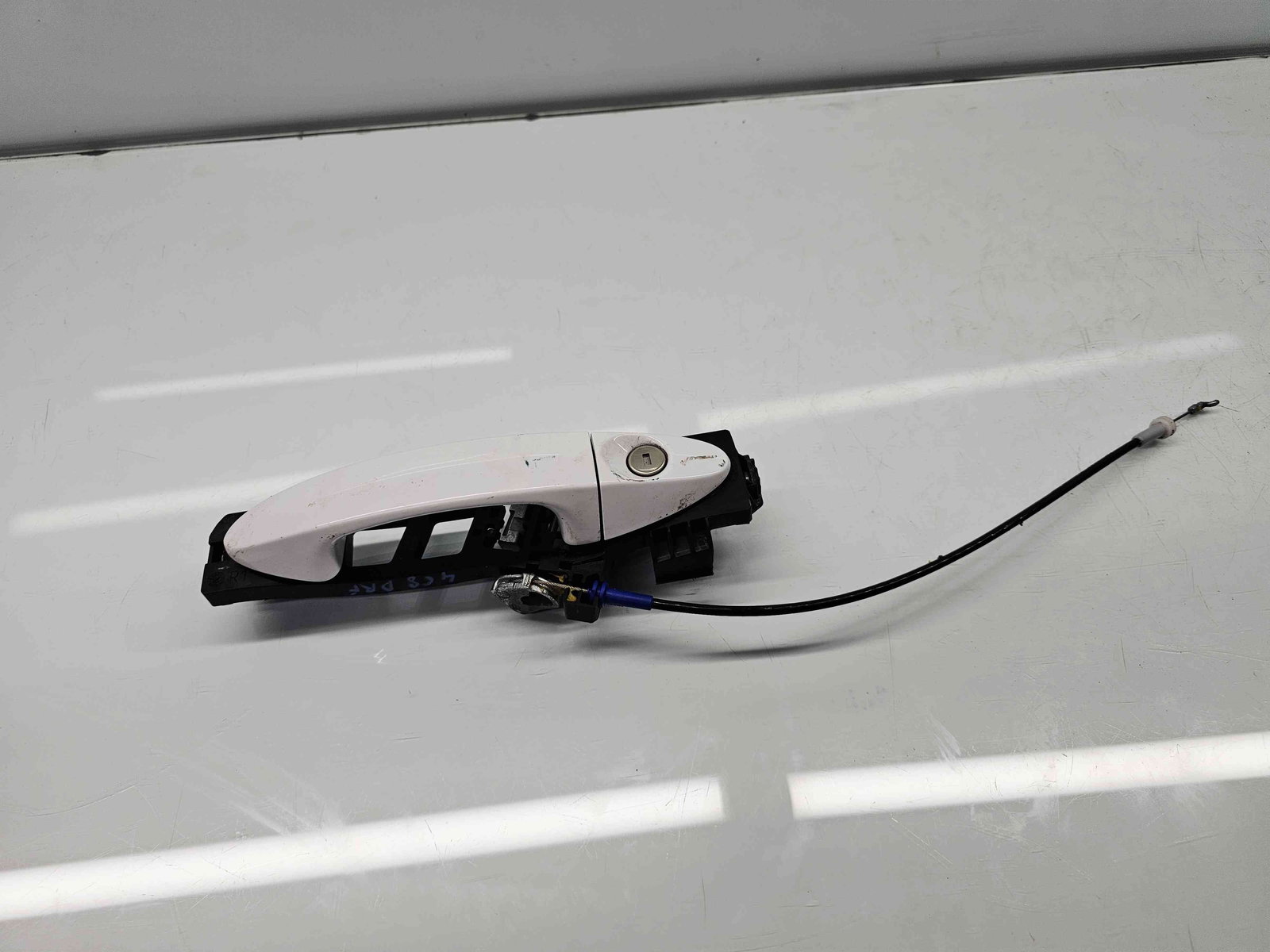 Maner usa dreapta fata Ford Fiesta 6 facelift [Fabr 2008-2019] Frozen White - imagine 1