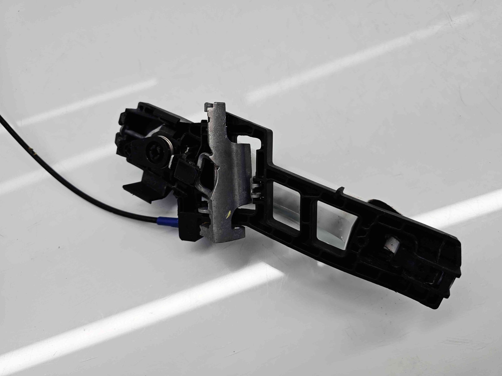 Maner usa dreapta fata Ford Fiesta 6 facelift [Fabr 2008-2019] Frozen White - imagine 5