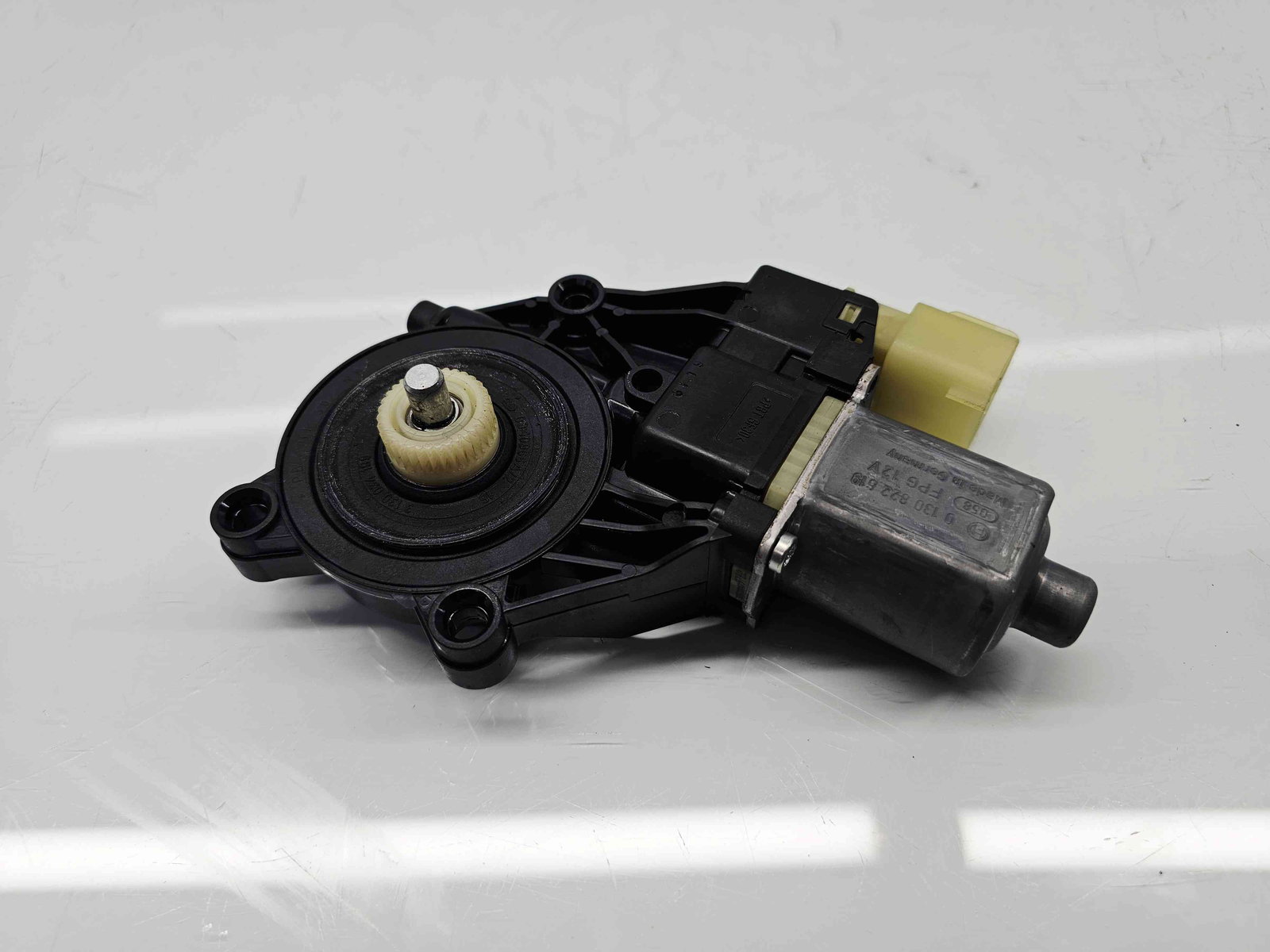 Motoras geam dreapta fata Ford Fiesta 6 facelift [Fabr 2008-2019] 8A61-14553-B - imagine 1