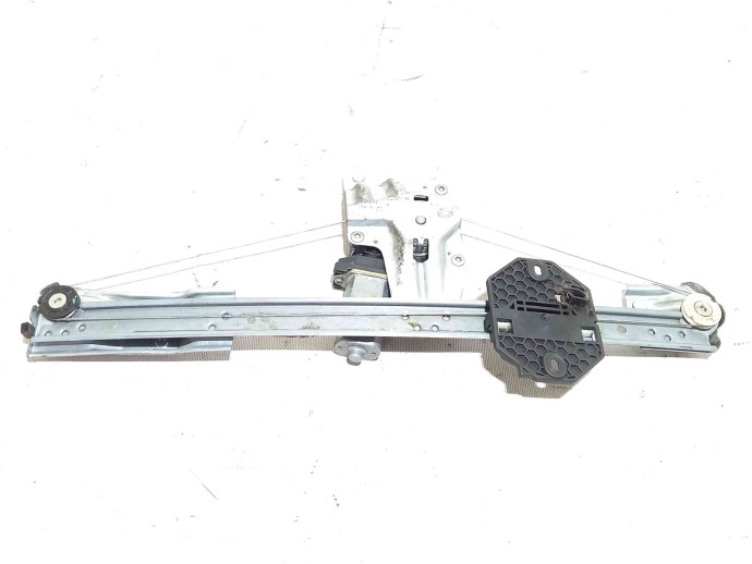 Macara geam dreapta fata 807209299R Dacia Logan 2 1.5 K9K 2012-2022