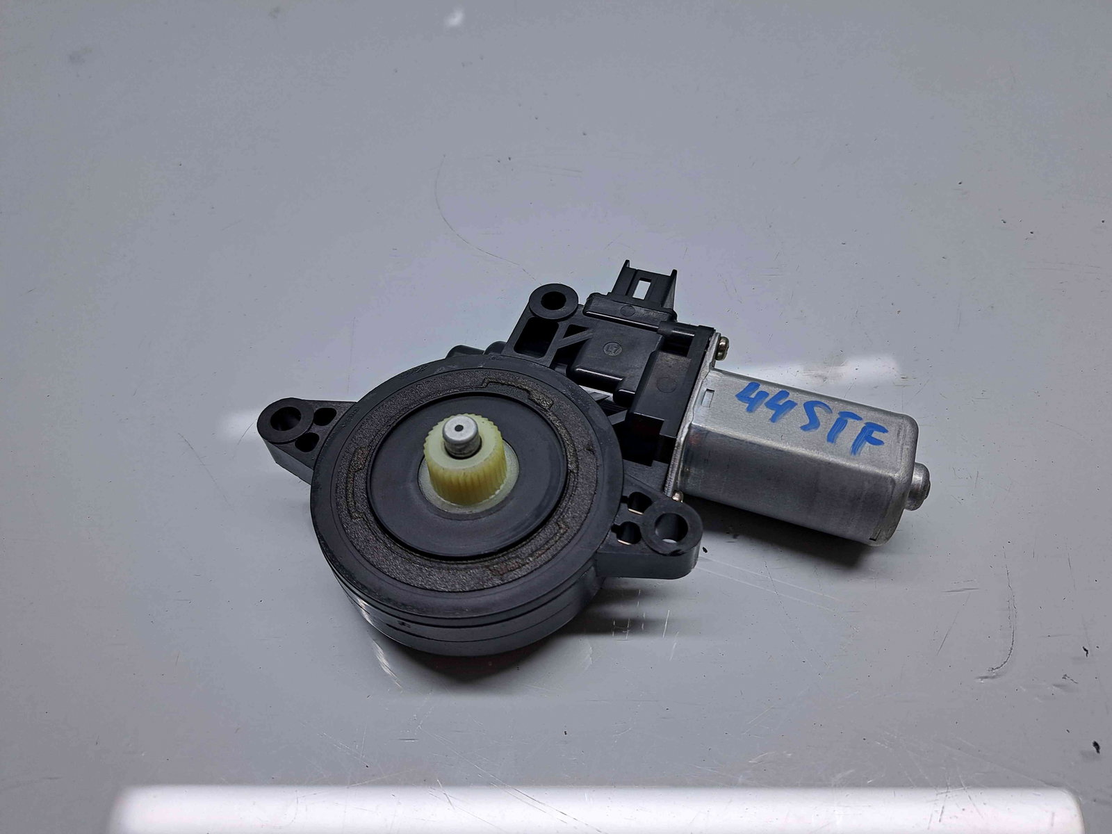 Motoras geam stanga fata MAZDA CX-5 (KE) [Fabr 2011-2016] D6515958X - imagine 1