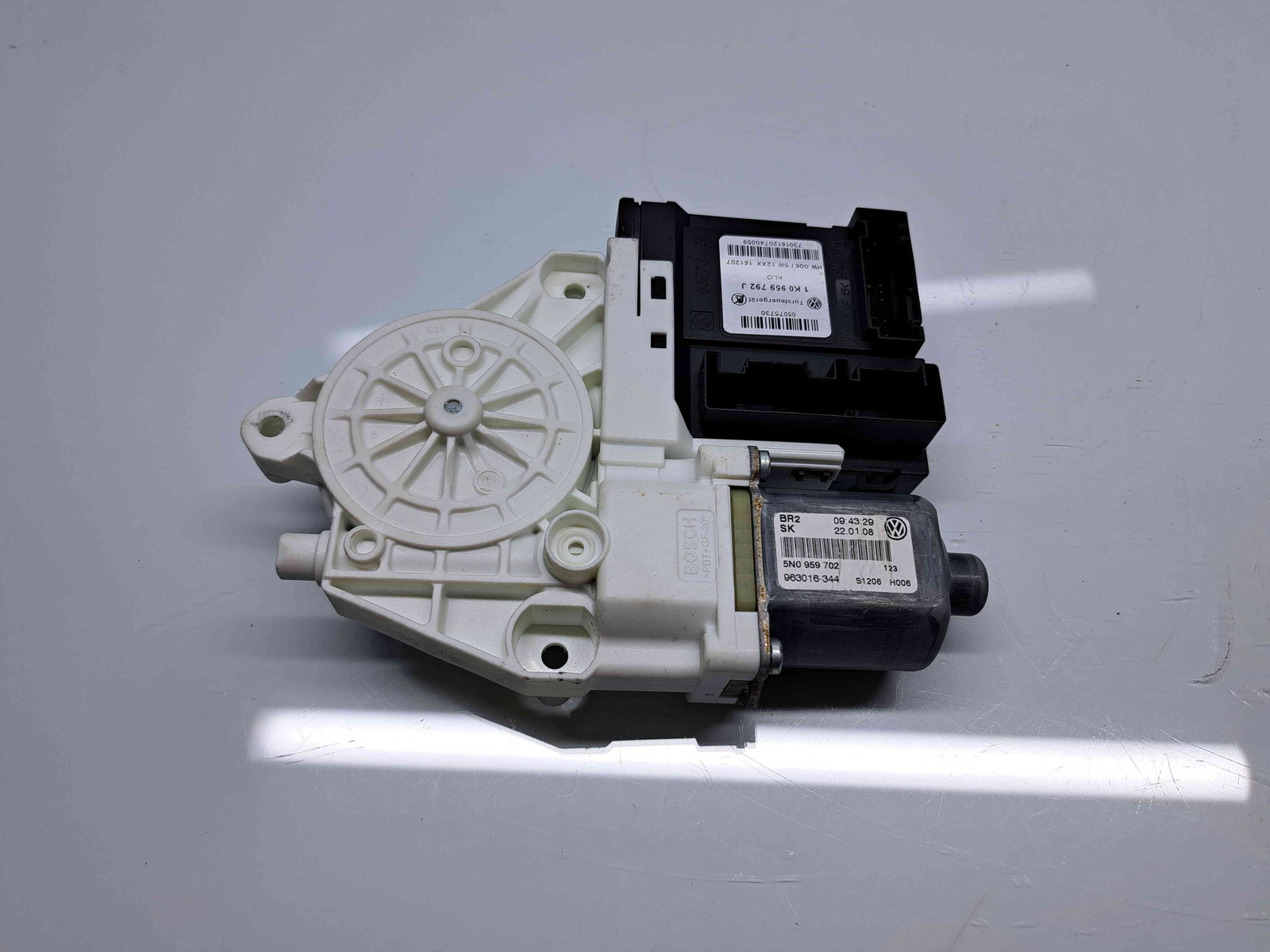 Motoras geam stanga fata Volkswagen Tiguan (5N) [Fabr 2007-2016] 1K0959792J / 5N0959702 - imagine 5