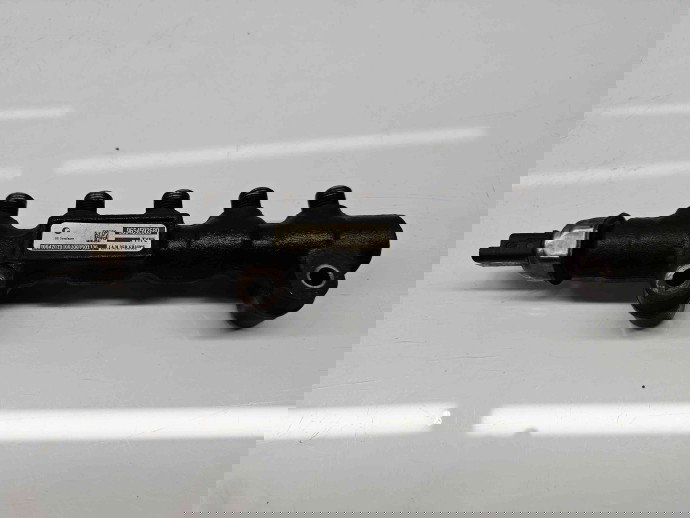 Rampa injectoare Ford Focus 2 Combi (DA) [Fabri 2004-2012] 9654592680 1.6 TDCi G8DB 80KW / 109CP