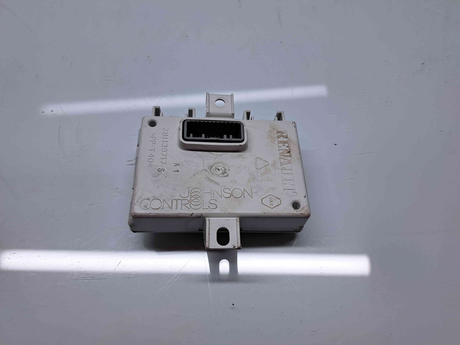 Modul confort Renault Captur (J87) [Fabr 2013-2017] 283468105R - imagine 3