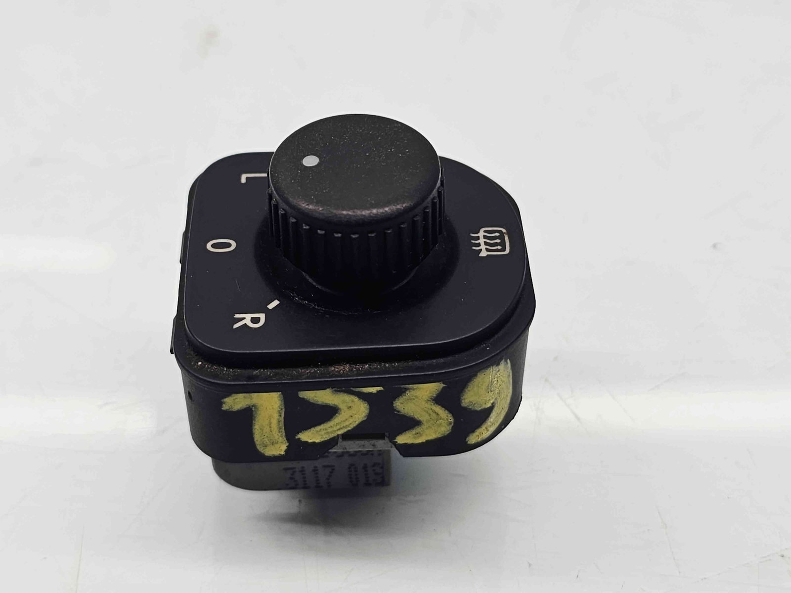 Buton reglaj oglinzi Volkswagen Golf 5 (1K1) [Fabr 2004-2008] 1K0959565H - imagine 1