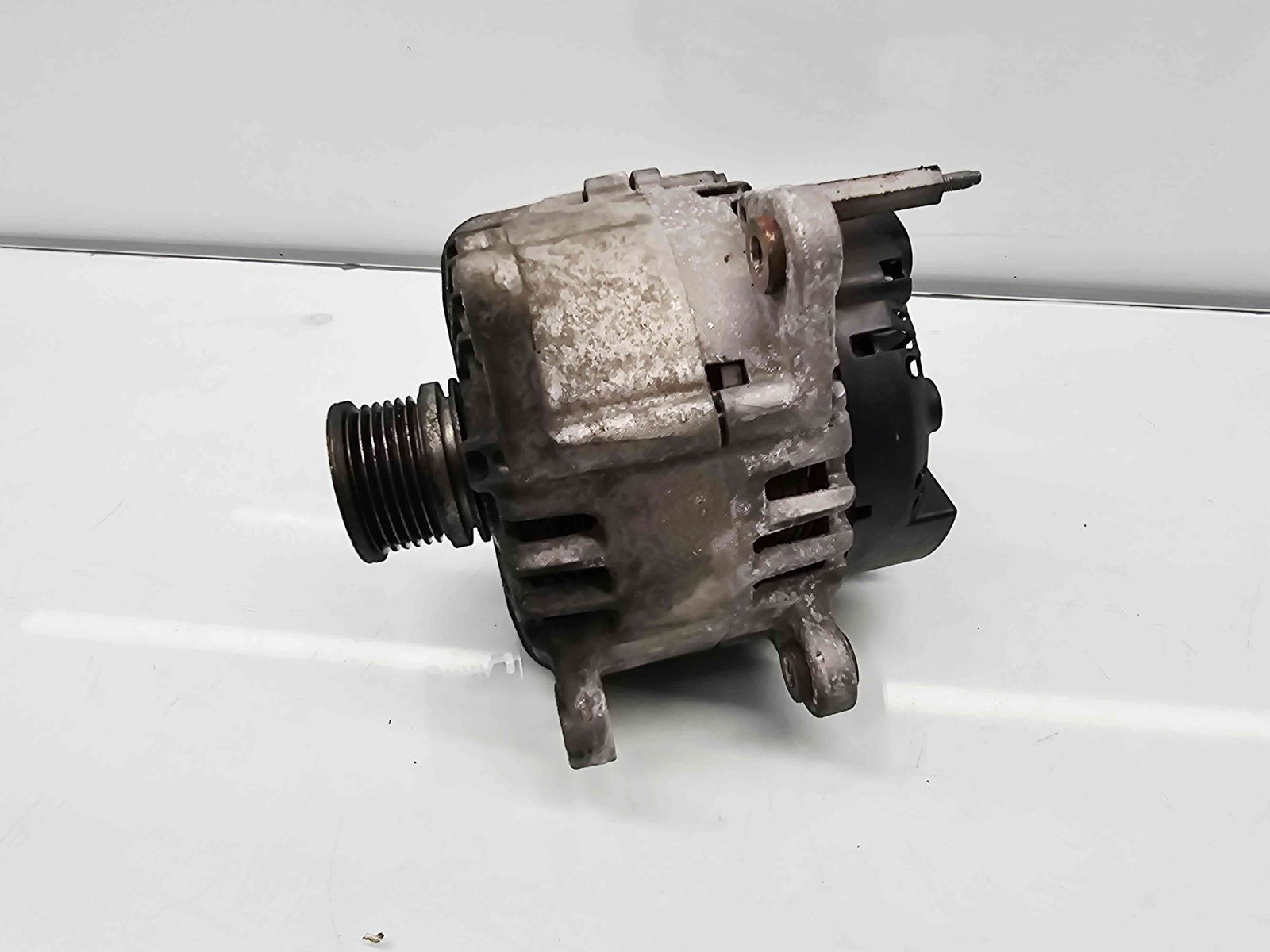 Alternator Volkswagen Golf 7 (5G) [Fabr 2014-prezent] 03L903023L 2.0 TDI DFCA 140KW / 190CP - imagine 2