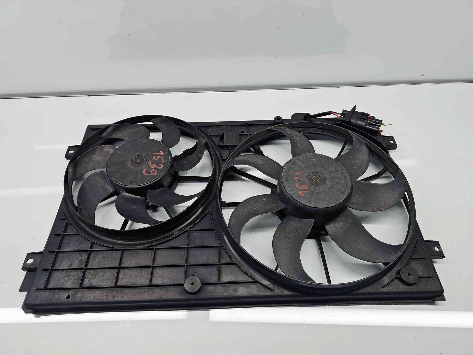 Electroventilator Volkswagen Golf 5 (1K1) [Fabr 2004-2008] 1K0121207T 1.9 TDI BXE 77KW / 105CP - imagine 2