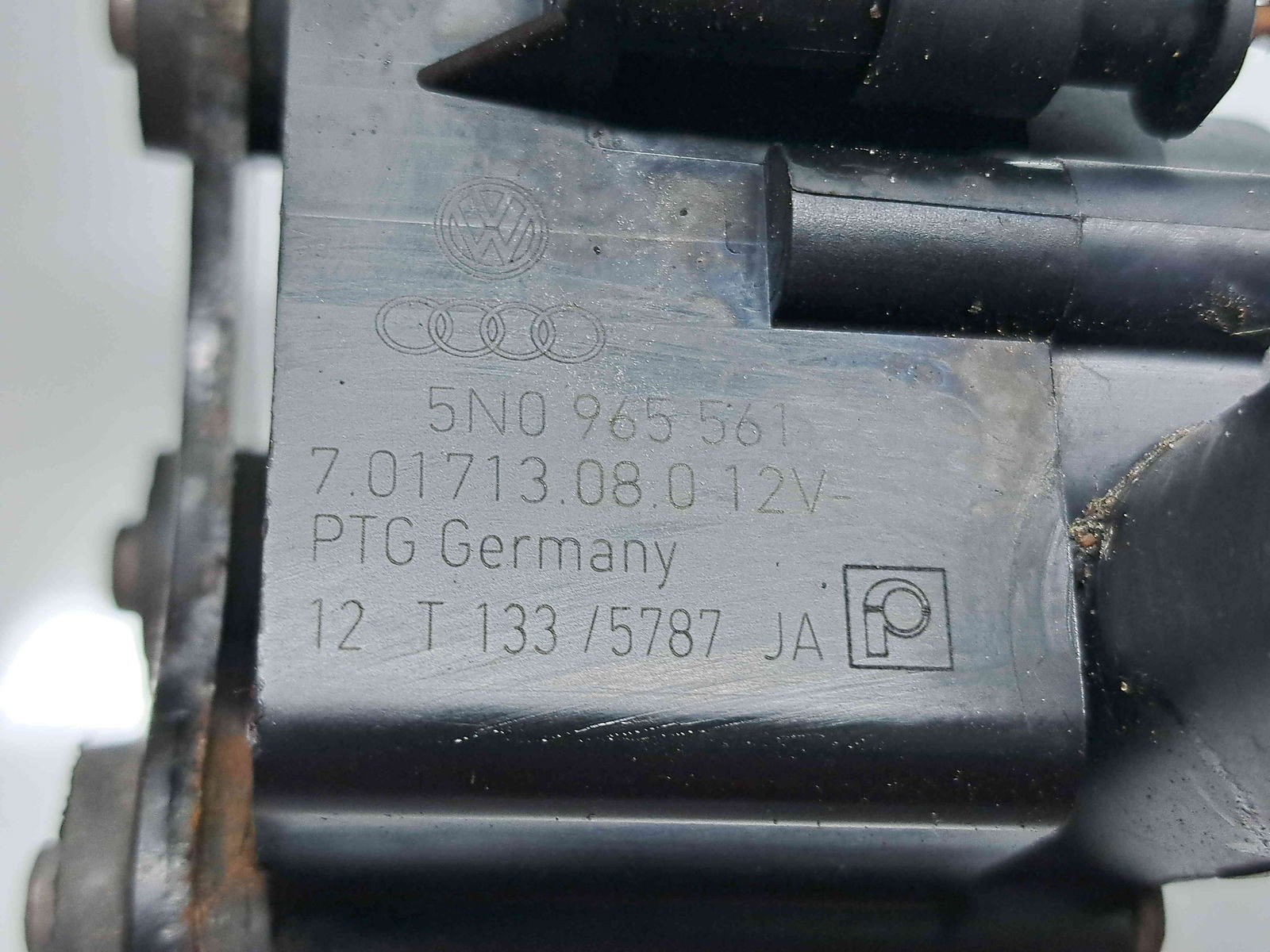 Pompa recirculare apa Volkswagen Passat B7 (362) [Fabr 2010-2014] 5N0965561 2.0 TDI CFFB 103KW / 140CP - imagine 2