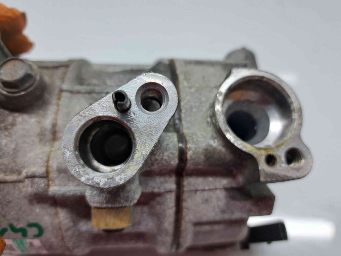 Compresor clima  Volkswagen Golf 6 (5K1) [Fabr 2009-2013] 5N0820803H 2.0 TDI CFFB 103KW / 140CP