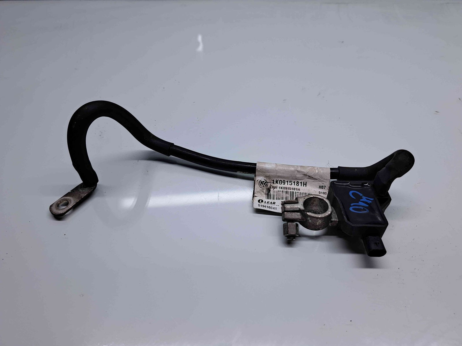 Borna baterie (+) cu capsa Volkswagen Passat CC (357) [Fabr 2008-2012] 1K0915181H - imagine 1