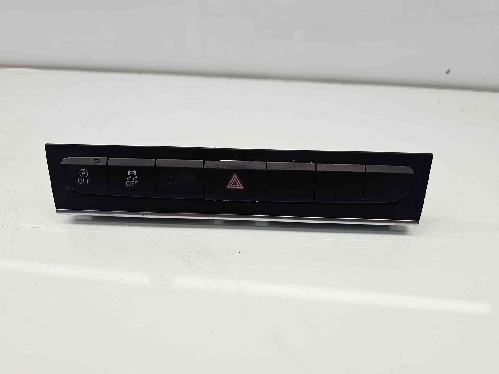 Buton avarii Audi A3 Sportback (8PA) [Fabr 2004-2013] Facelift 8P0927137AP - imagine 1