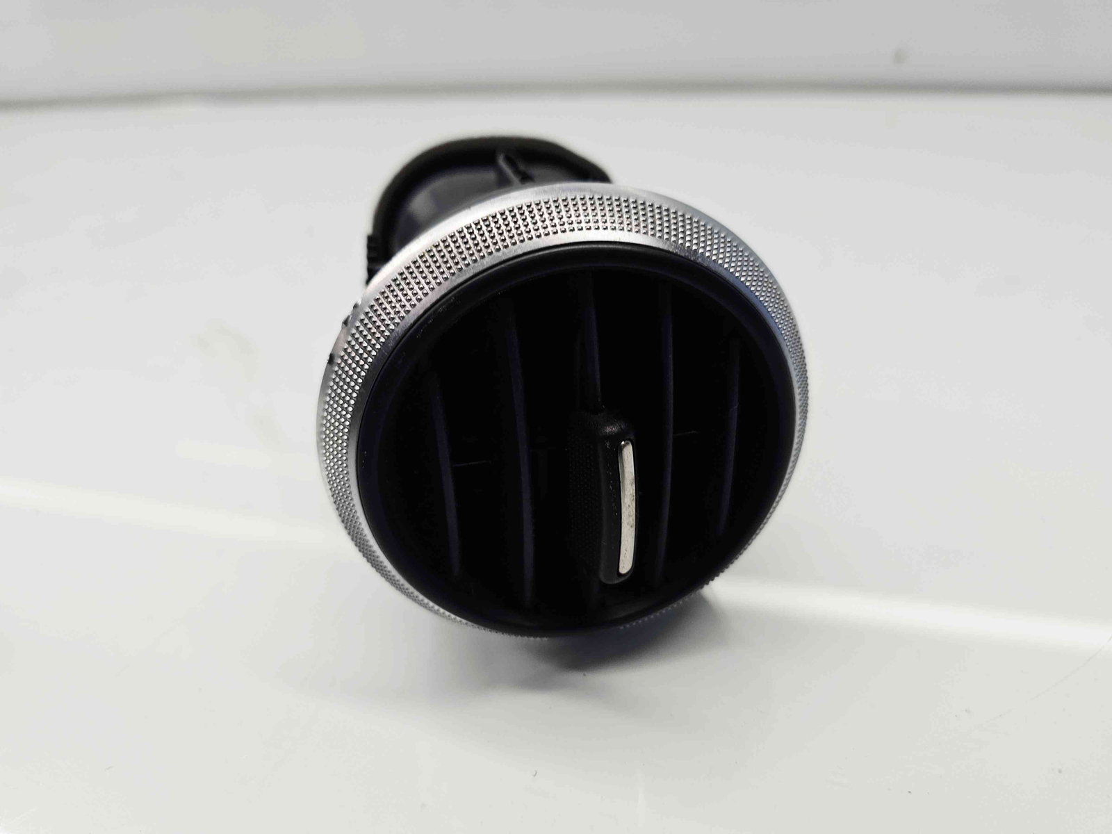 Grila aerisire centrala Audi A3 Sportback (8PA) [Fabr 2004-2013] Facelift 8P0820901C - imagine 6