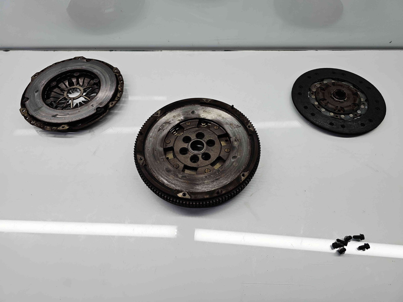 Kit ambreiaj volanta masa dubla Audi A3 Sportback (8PA) [Fabr 2004-2013] Facelift 2.0 TDI CFFBOEM 103KW / 140CP - imagine 3