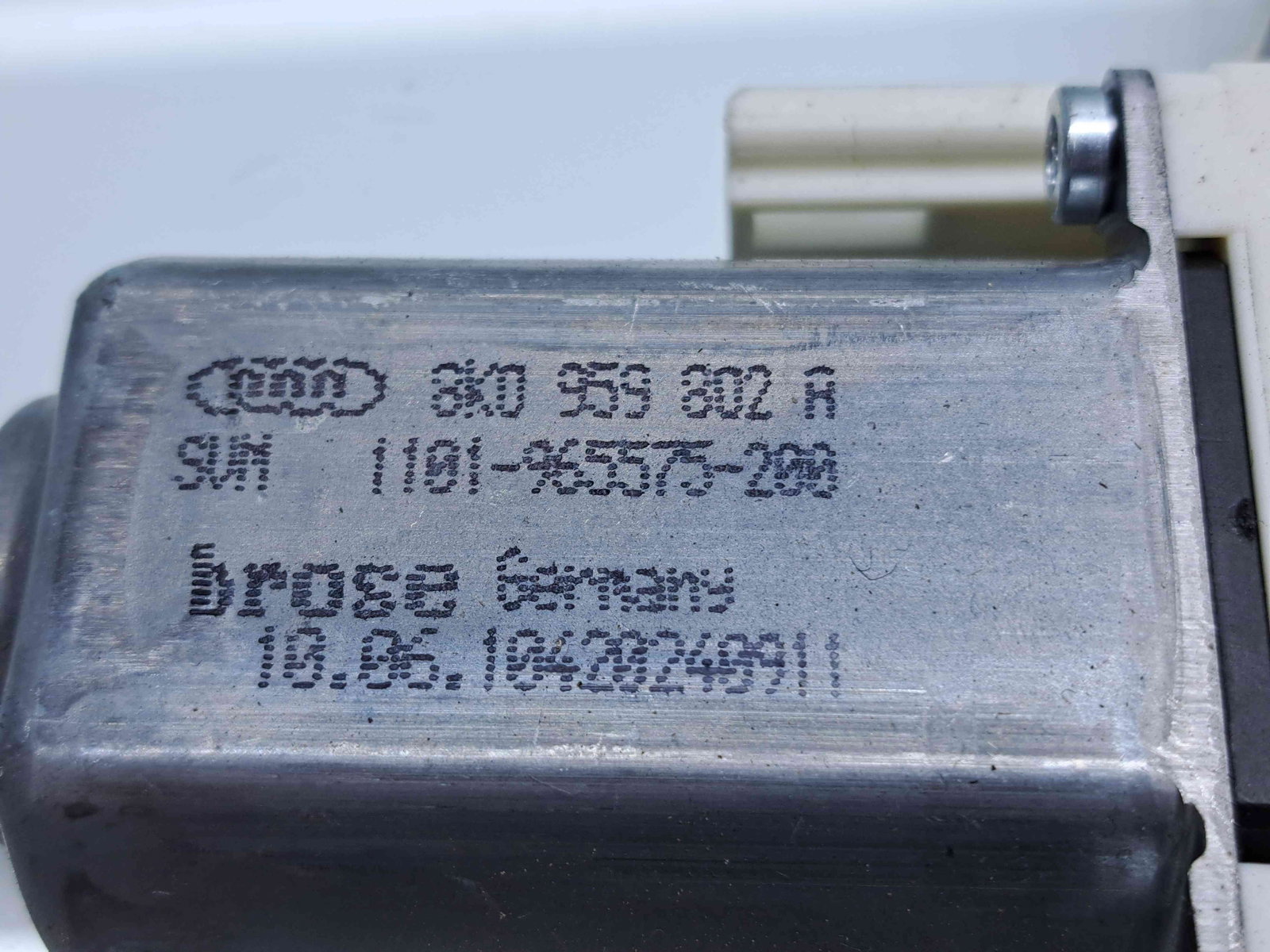 Motoras geam dreapta fata Audi Q7 (4LB) [Fabr 2006-2014] Facelift 8K0959802A - imagine 2