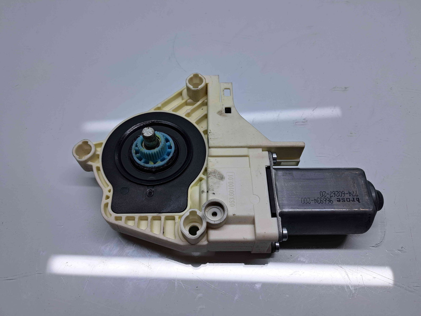 Motoras geam dreapta fata Audi Q7 (4LB) [Fabr 2006-2014] Facelift 8K0959802A - imagine 3