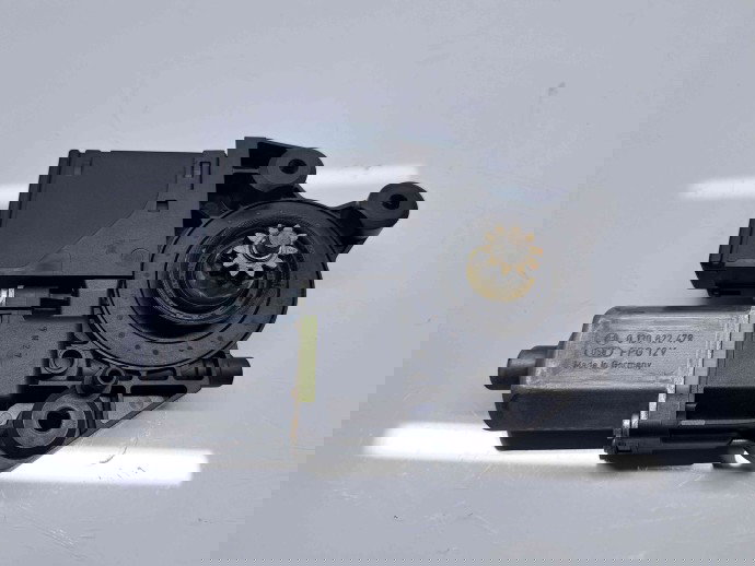 Motoras geam stanga fata Renault Megane 3 [Fabr 2008-2015] Facelift 807310719R