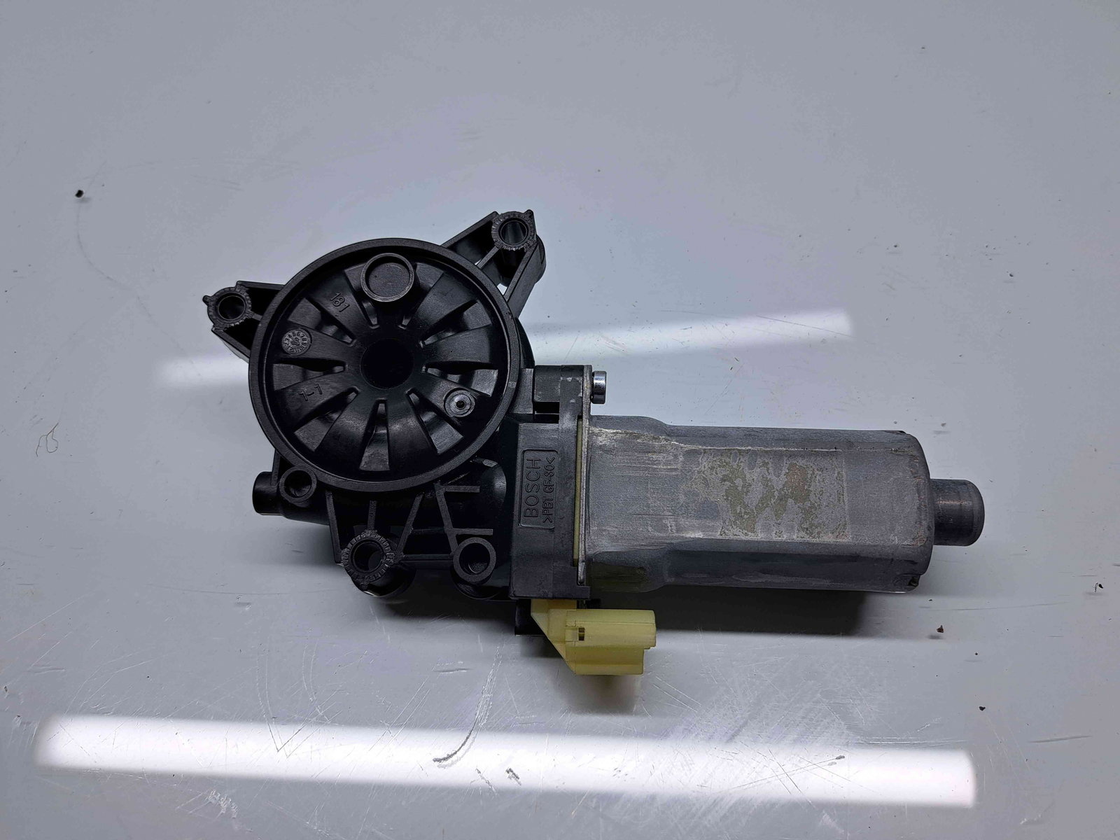 Motoras geam stanga fata Kia Sorento 2 [Fabr 2009-2015] OEM - imagine 3