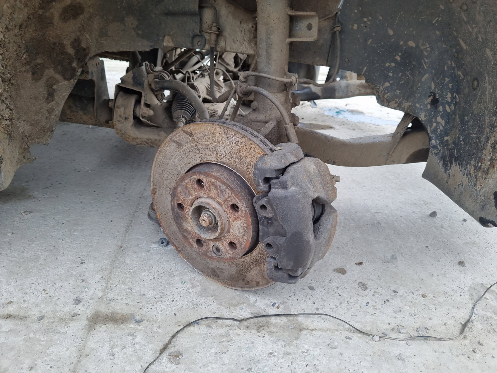 Fuzeta fata dreapta Volkswagen Transporter 5 (7HB, 7HJ) [Fabr 2004-2013] 2.0 TDI CAA 75KW / 102CP - imagine 1