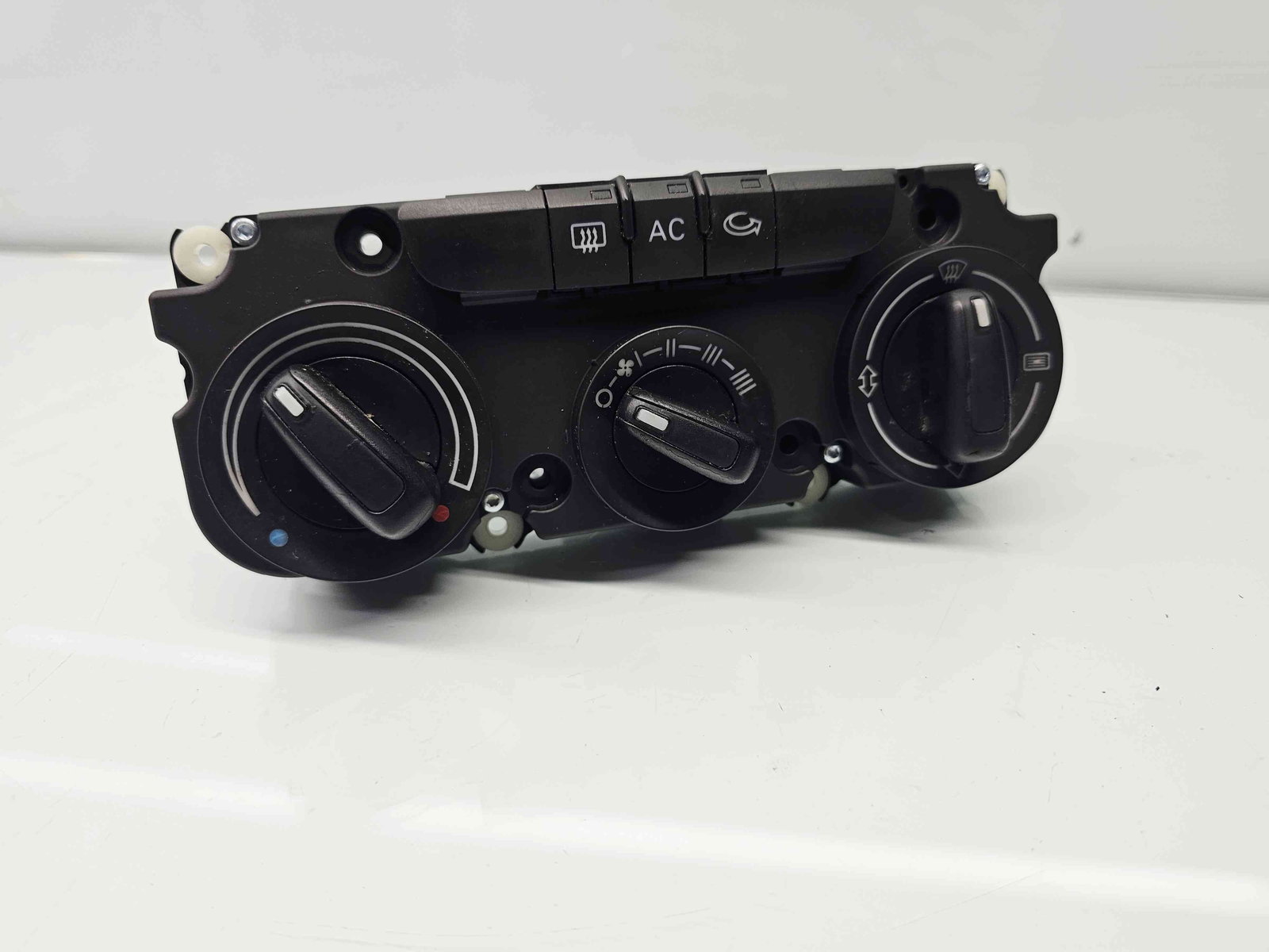 Panou comanda clima Audi A3 Sportback (8PA) [Fabr 2004-2013] Facelift 8P0820047D - imagine 1