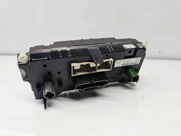  Panou comanda clima Audi A3 Sportback (8PA) [Fabr 2004-2013] Facelift 8P0820047D