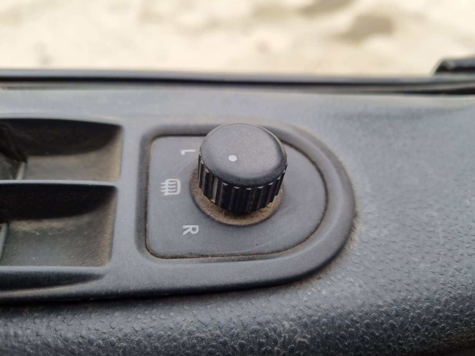 Buton reglaj oglinzi Volkswagen Transporter 5 (7HB, 7HJ) [Fabr 2004-2013] OEM - imagine 1