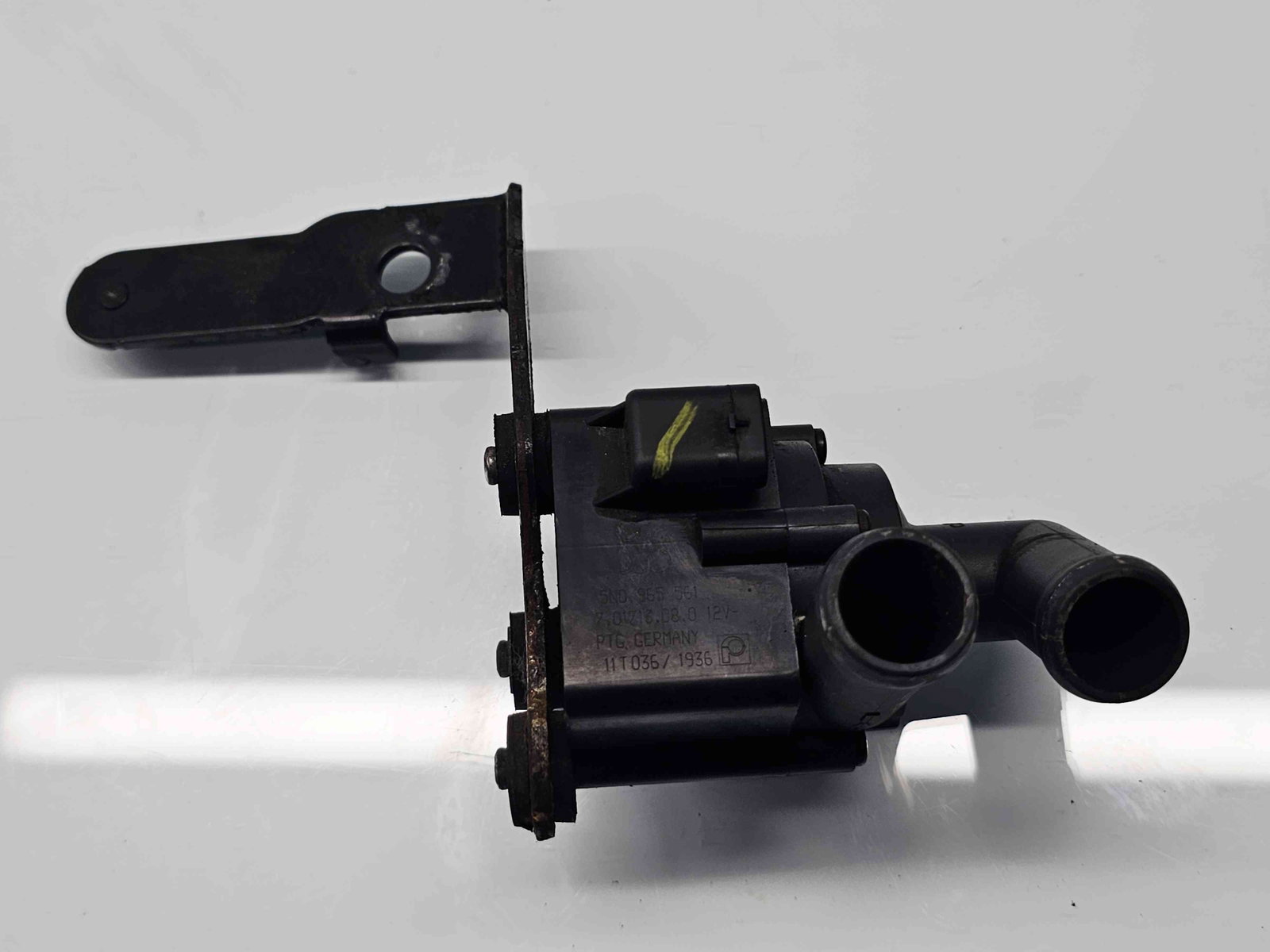 Pompa recirculare apa Skoda Octavia 2 Combi (1Z5) [Fabr 2004-2013] Facelift 5N0965561 2.0 TDI CEGA 125KW / 170CP - imagine 1