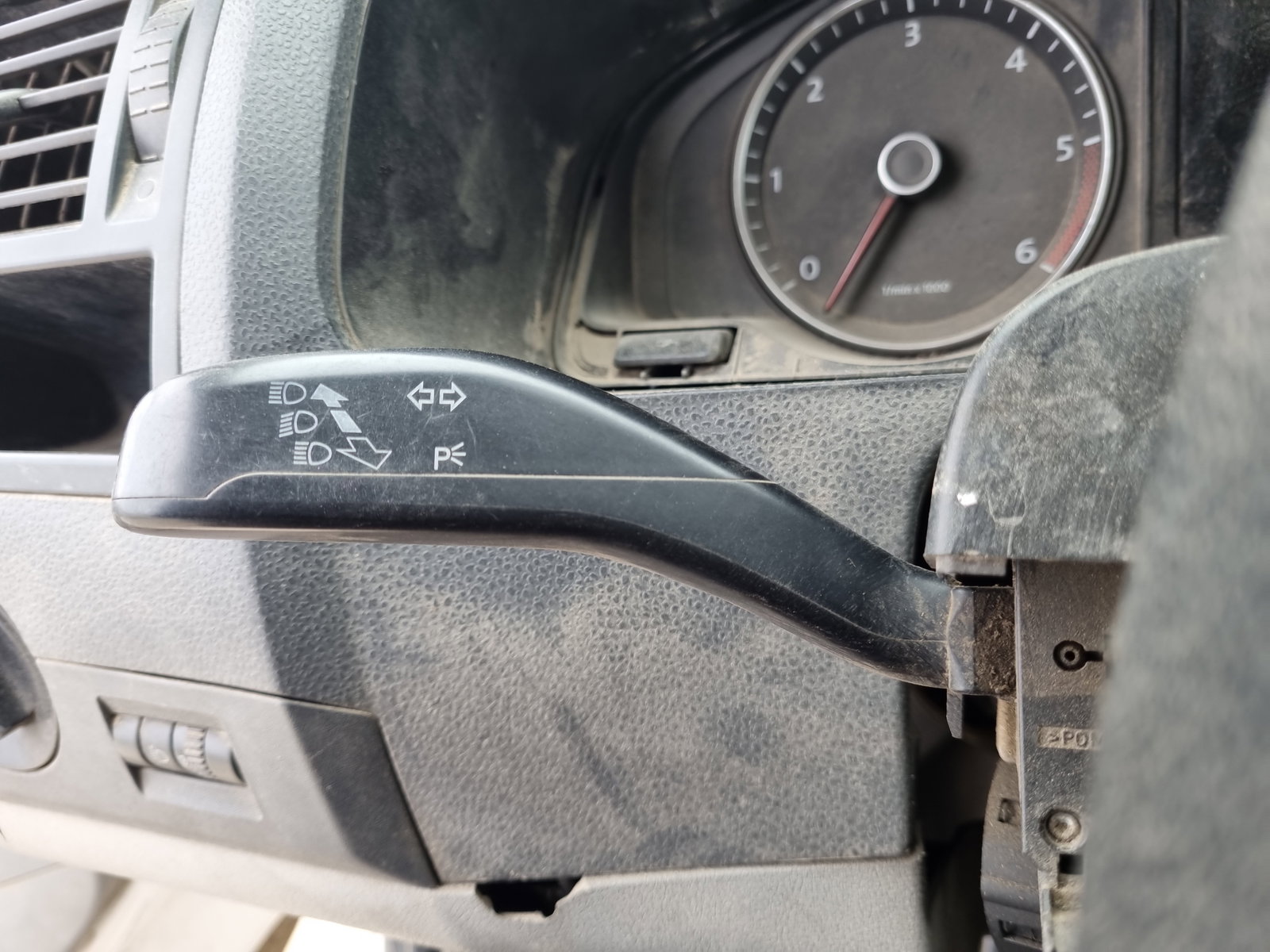 Maneta semnalizare Volkswagen Transporter 5 (7HB, 7HJ) [Fabr 2004-2013] OEM - imagine 1