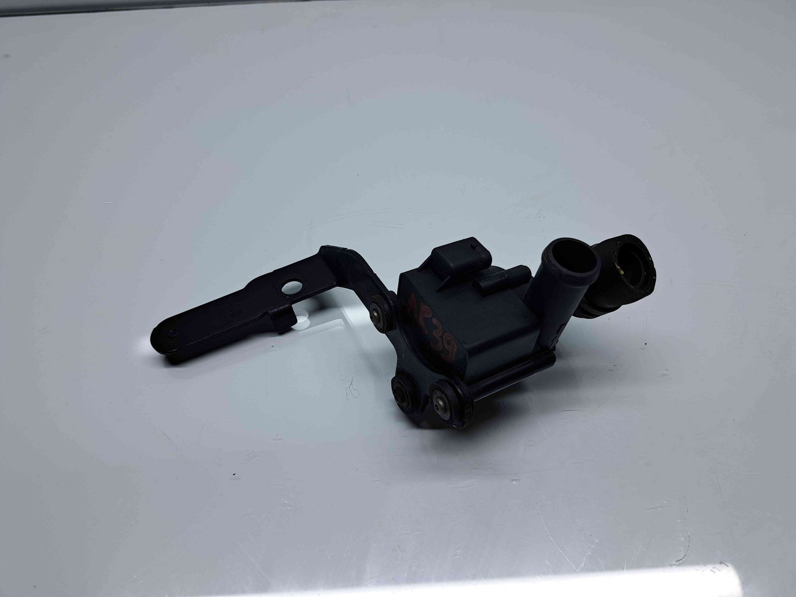 Pompa recirculare apa Volkswagen Tiguan (5N) [Fabr 2007-2016] 5N0965561 2.0 TDI CFHA 81KW / 110CP - imagine 3