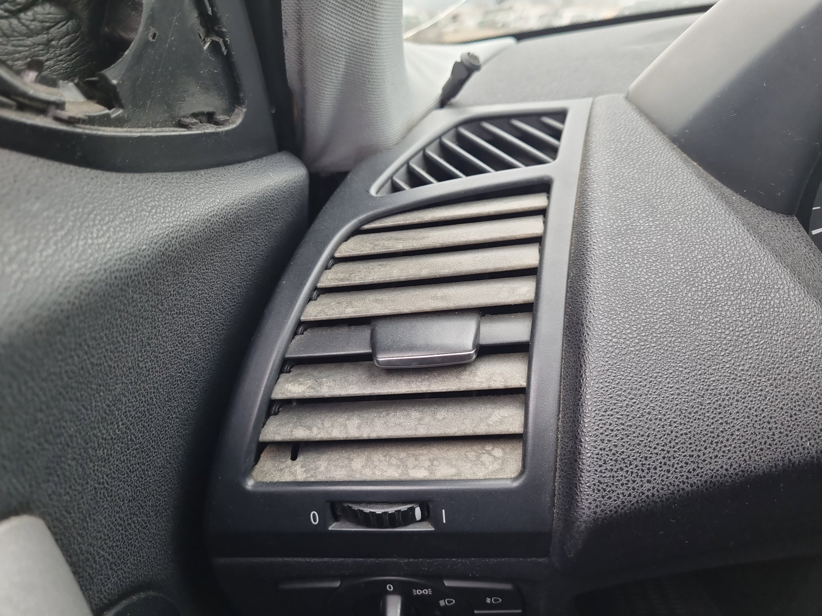 Grila aerisire dreapta Bmw 1 (E81, E87) [Fabr 2004-2010] OEM - imagine 2