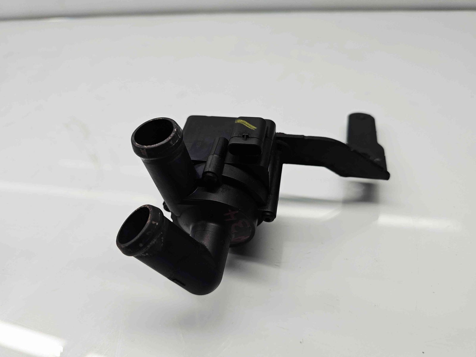 Pompa recirculare apa Volkswagen Tiguan (5N) [Fabr 2007-2016] 5N0965561 2.0 TDI CEGA 125KW / 170CP - imagine 4