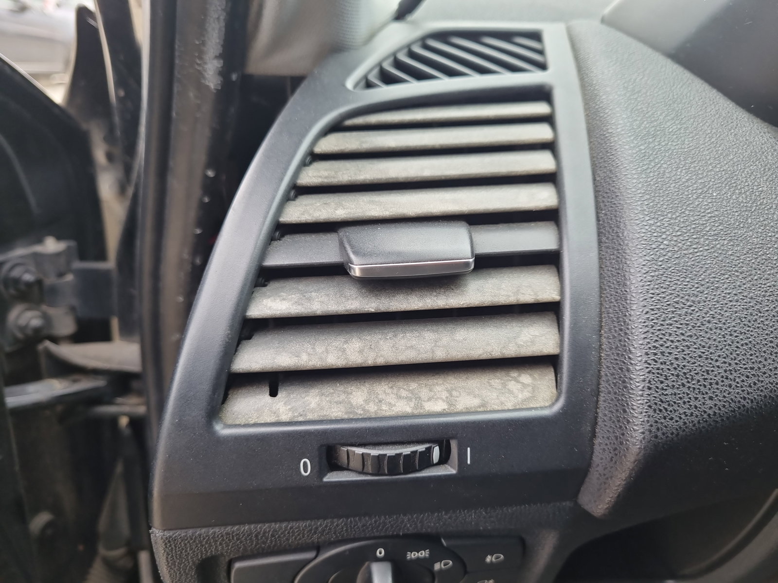 Grila aerisire stanga Bmw 1 (E81, E87) [Fabr 2004-2010] OEM - imagine 1