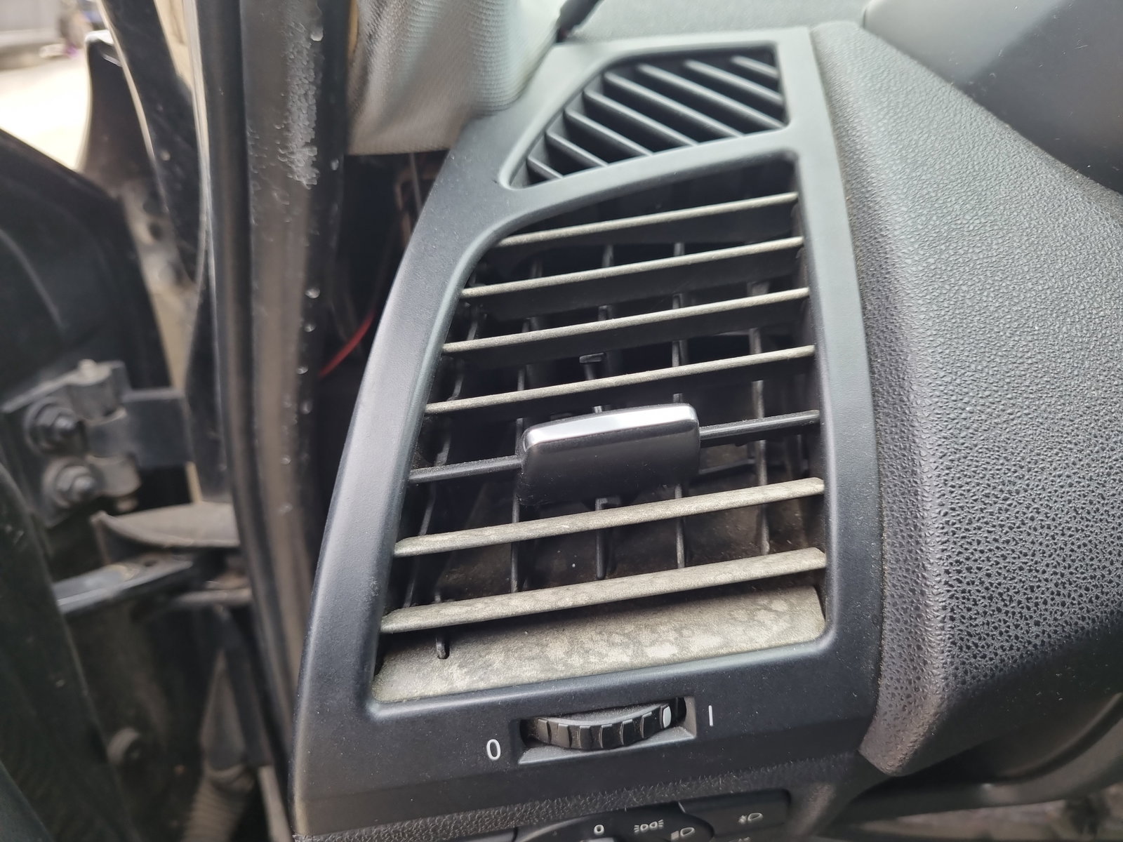 Grila aerisire stanga Bmw 1 (E81, E87) [Fabr 2004-2010] OEM - imagine 2