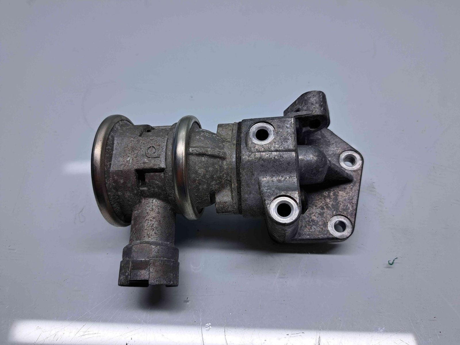 Supapa EGR Volkswagen Touran (1T1, 1T2) [Fabr 2003-2010] 06A131351F 1.6 Benz BSE 75KW / 102CP - imagine 4