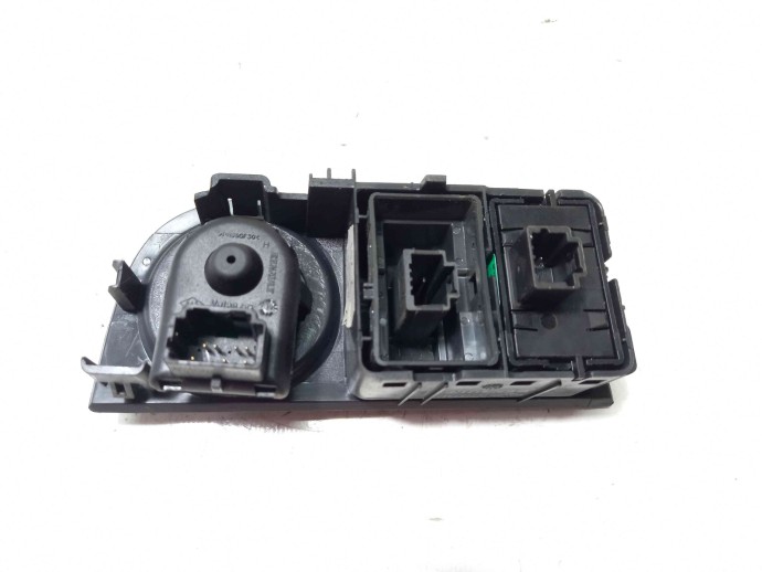 Buton reglaj oglinzi 255784649R Dacia Logan 2 1.5 K9K 2012-2022