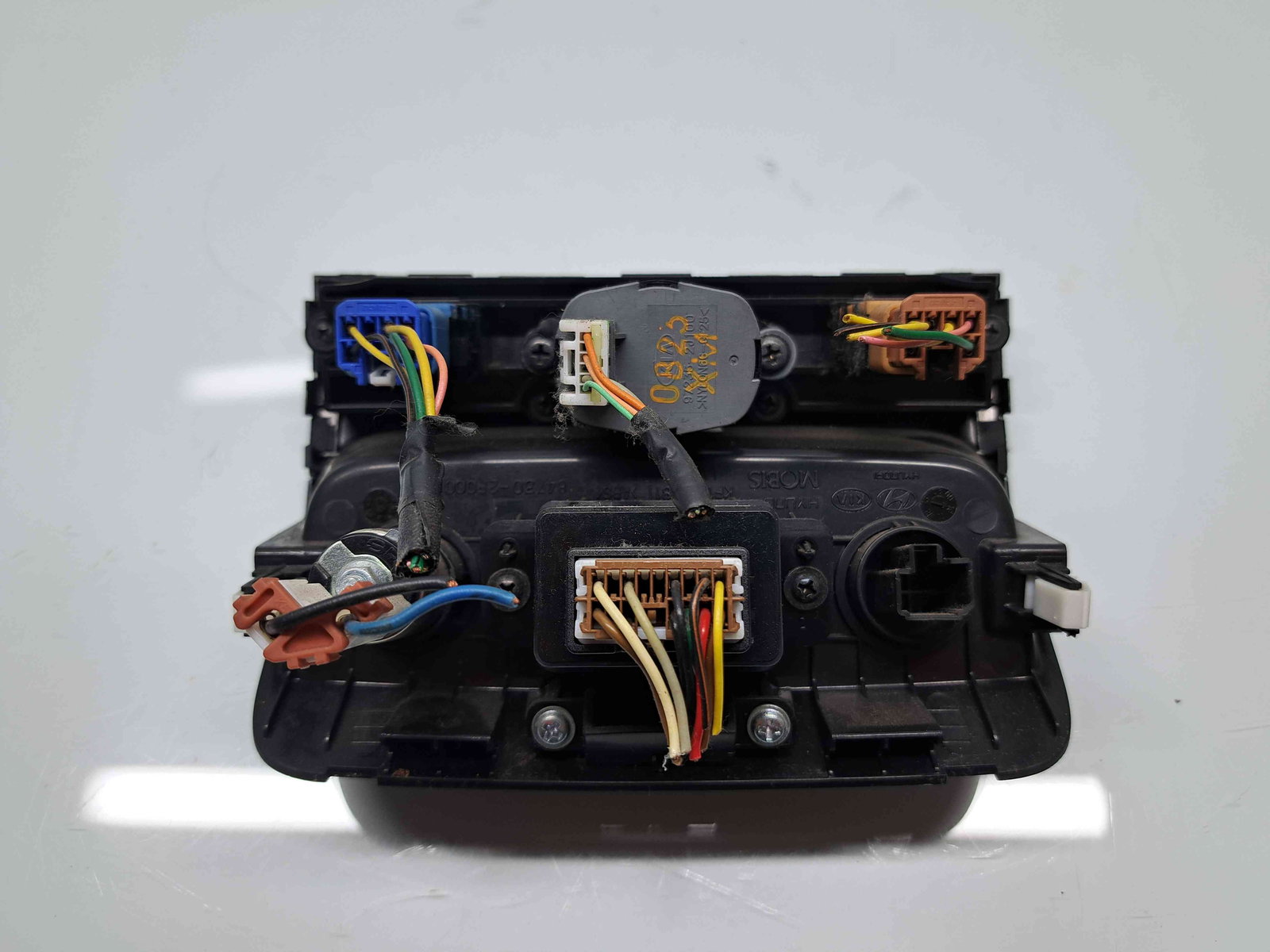 Butoane comenzi consola centrala Kia Sorento 2 [Fabr 2009-2015] 93300-2P030 - imagine 3