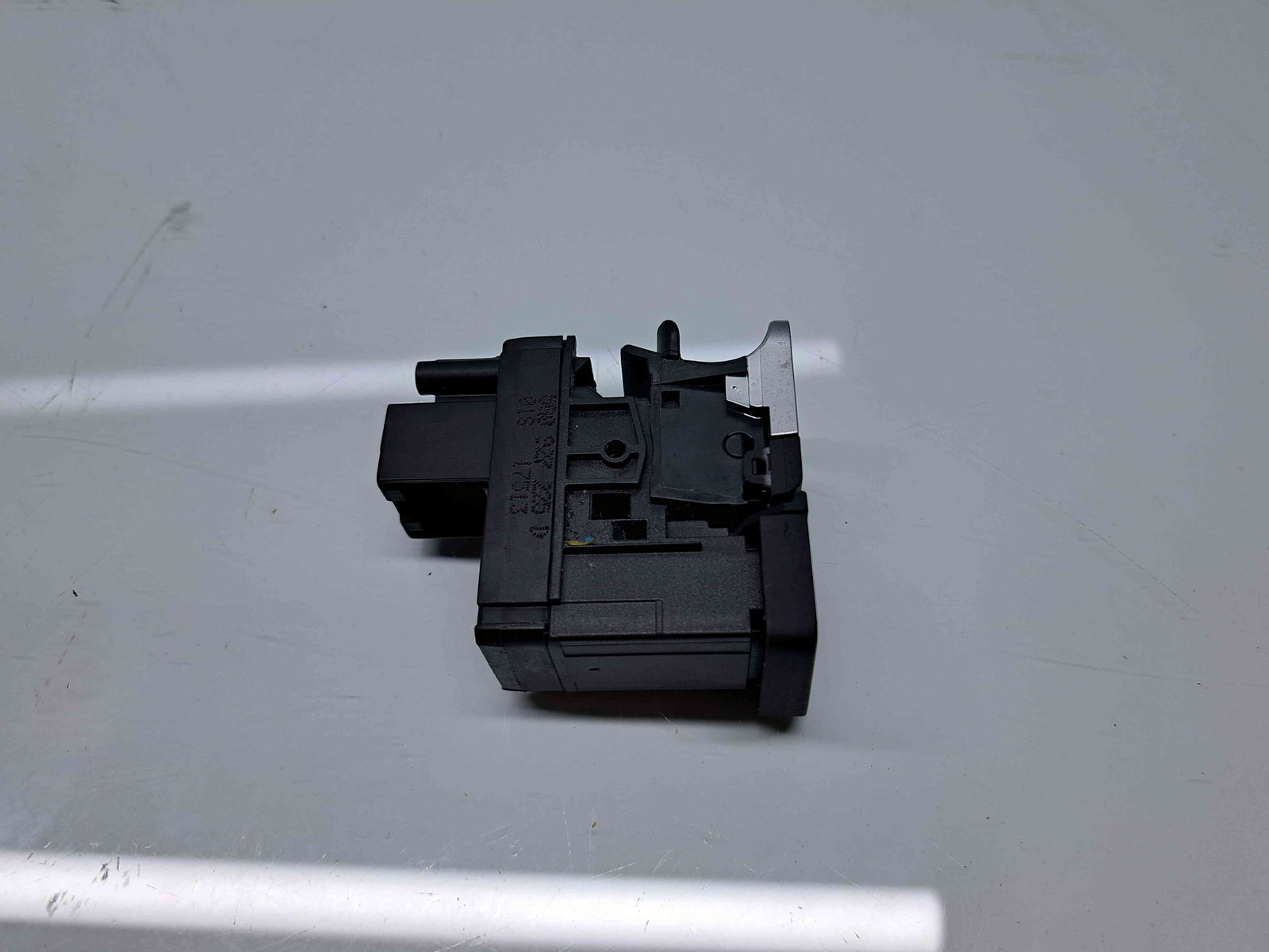 Buton frana de mana Volkswagen Golf 7 (5G) [Fabr 2014-prezent] 5G0927225D - imagine 3