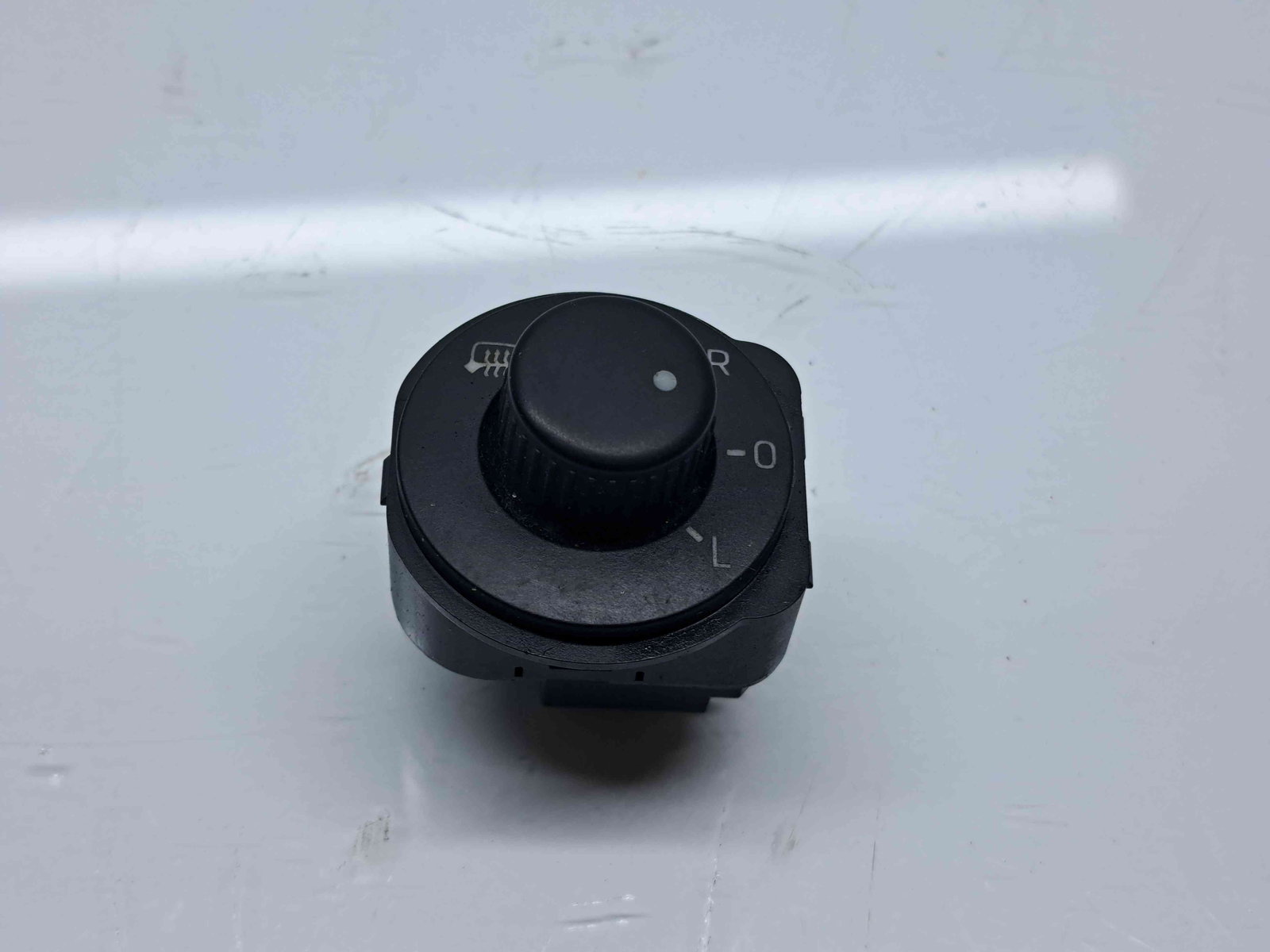 Buton reglaj oglinzi Skoda Yeti (5L) [Fabr 2009-2020] 1Z2959565H - imagine 1