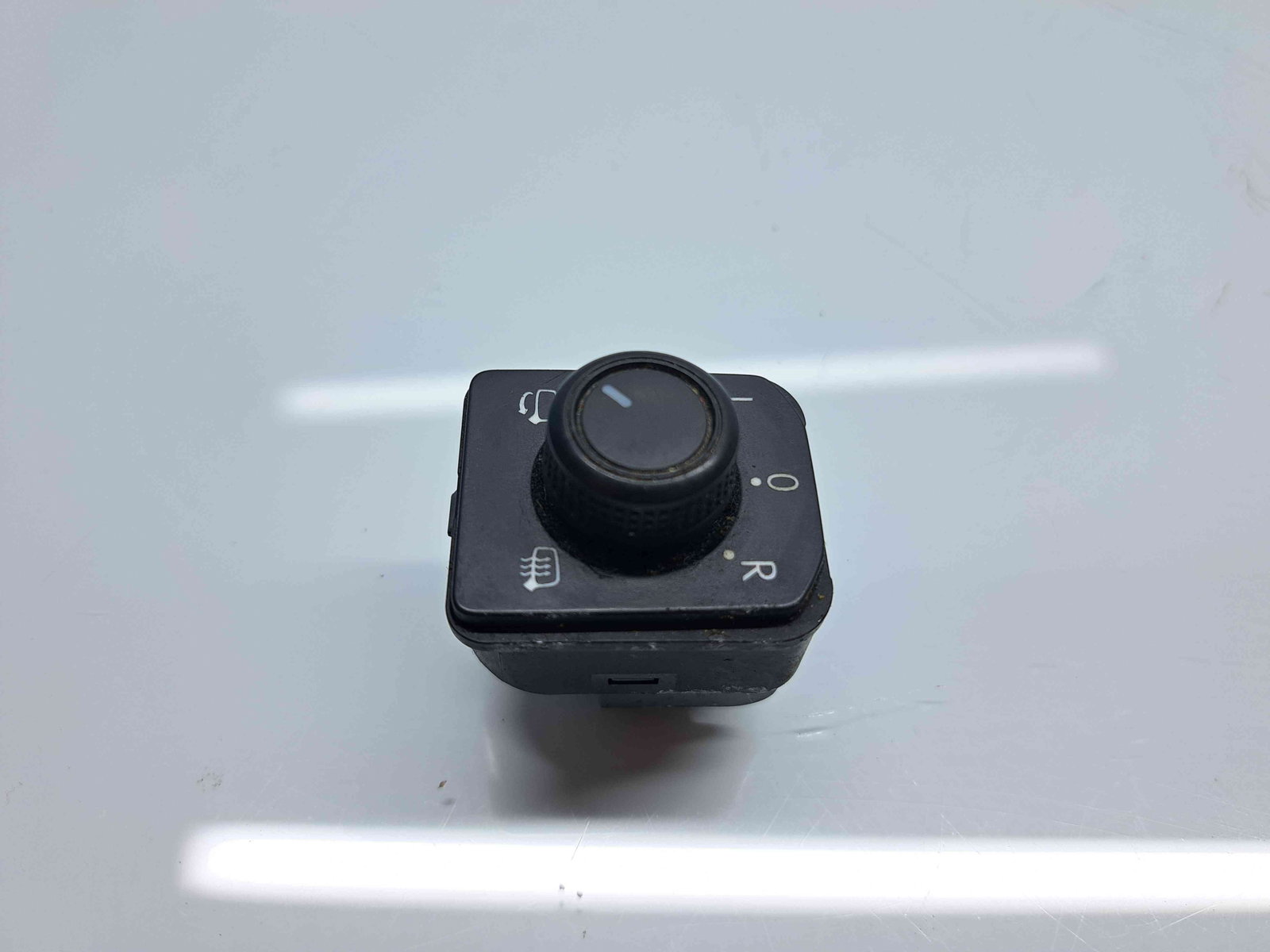 Buton reglaj oglinzi Volkswagen Passat B8 Variant (3G5) [Fabr 2015-prezent] 3G0959565B