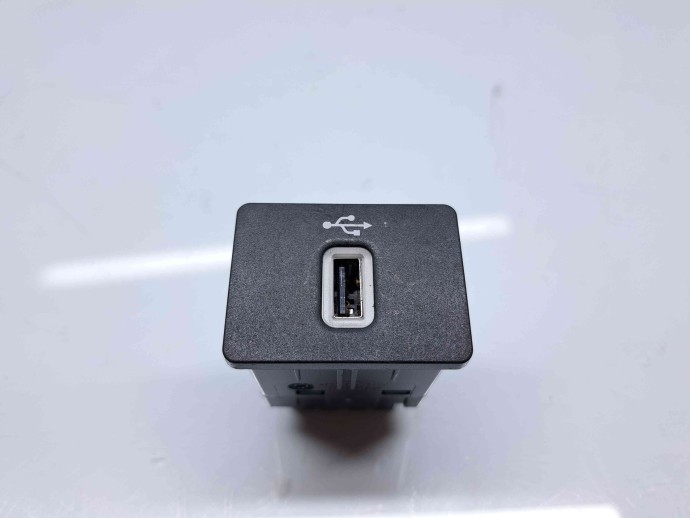  Conector auxiliar USB Ford Fiesta 8 [Fabr 2017-2025] HS7T-14F014-AC