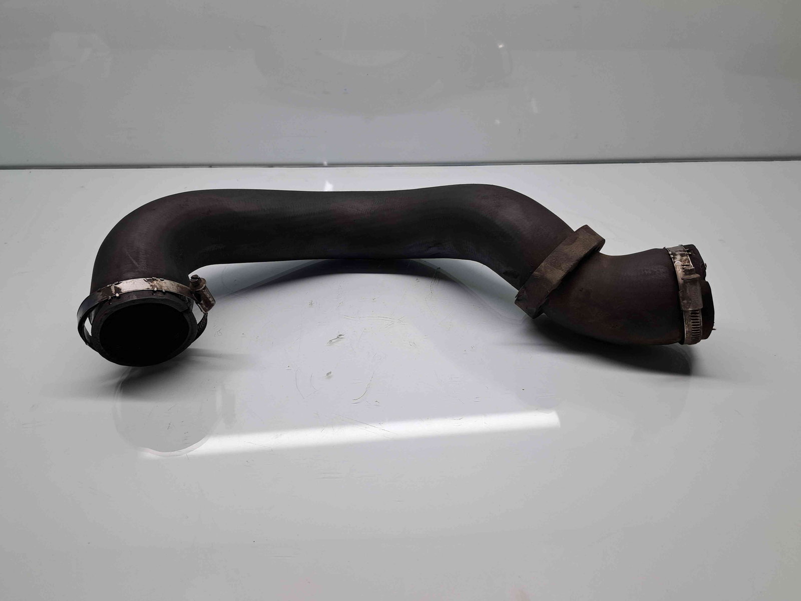 Furtun intercooler Volkswagen Transporter 5 (7HB, 7HJ) [Fabr 2004-2013] OEM 2.0 TDI CAAA 62KW / 85CP