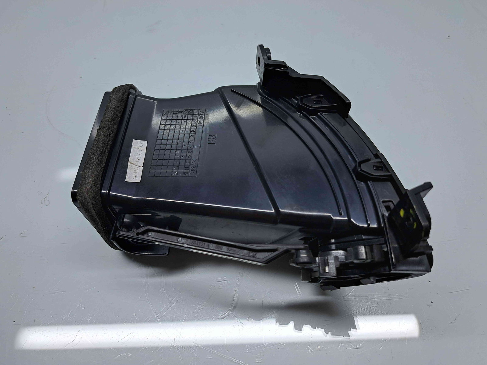 Grila aerisire centrala Kia Sorento 2 [Fabr 2009-2015] 97410-2P000 - imagine 4