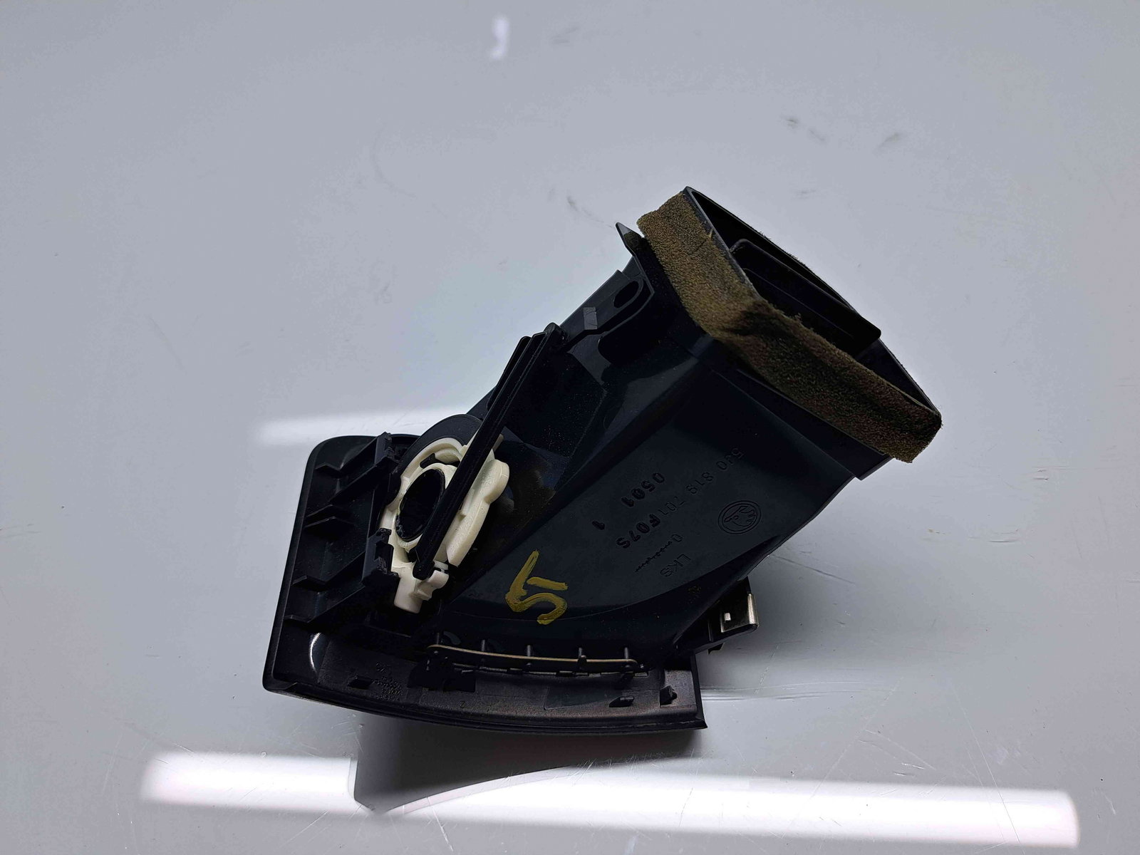 Grila aerisire stanga Skoda Fabia 2 (5J, 542) [Fabr 2007-2014] 5J0819701 - imagine 4