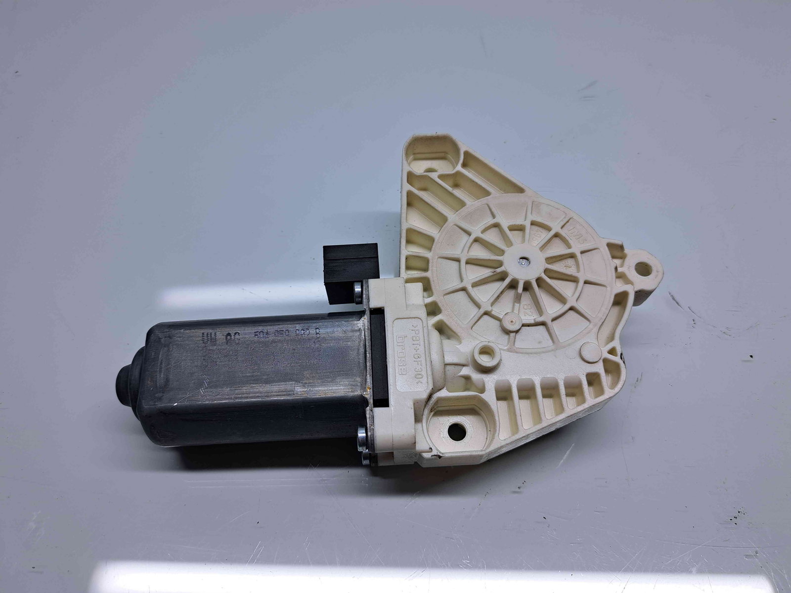 Motoras geam dreapta fata Volkswagen Passat B8 Variant (3G5) [Fabr 2015-prezent] 5Q4959802B - imagine 3